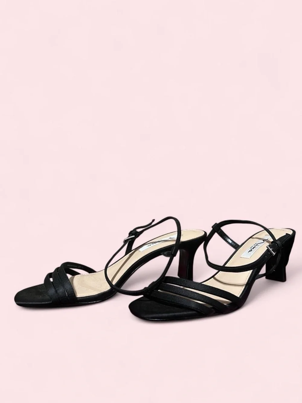 Nina elegant black